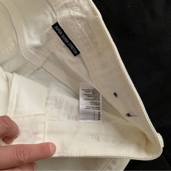 AMERICAN EAGLE OUTFITTERS SET OF 2 SHORTS IN SIZE 2 HIGH RISE WORN JUST A FEW - Picture 4 of 5